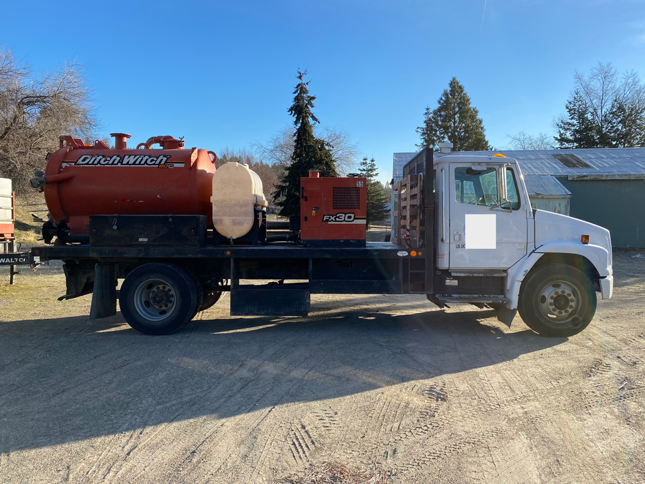 2013 Ditch Witch FX30 Vacuum Excavator on 2001 Freightliner FL60 Truck in SPOKANE, WASHINGTON ref 32446833