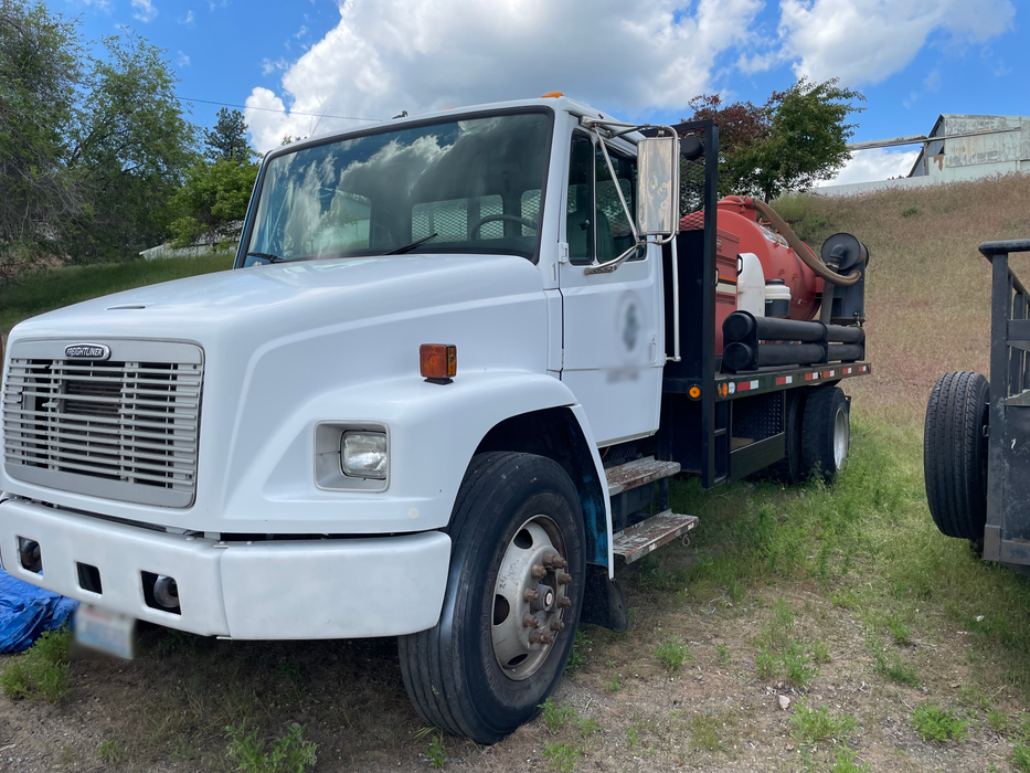 2013 Ditch Witch FX30 Vacuum Excavator on 2001 Freightliner FL60 Truck in SPOKANE, WASHINGTON ref 32446833