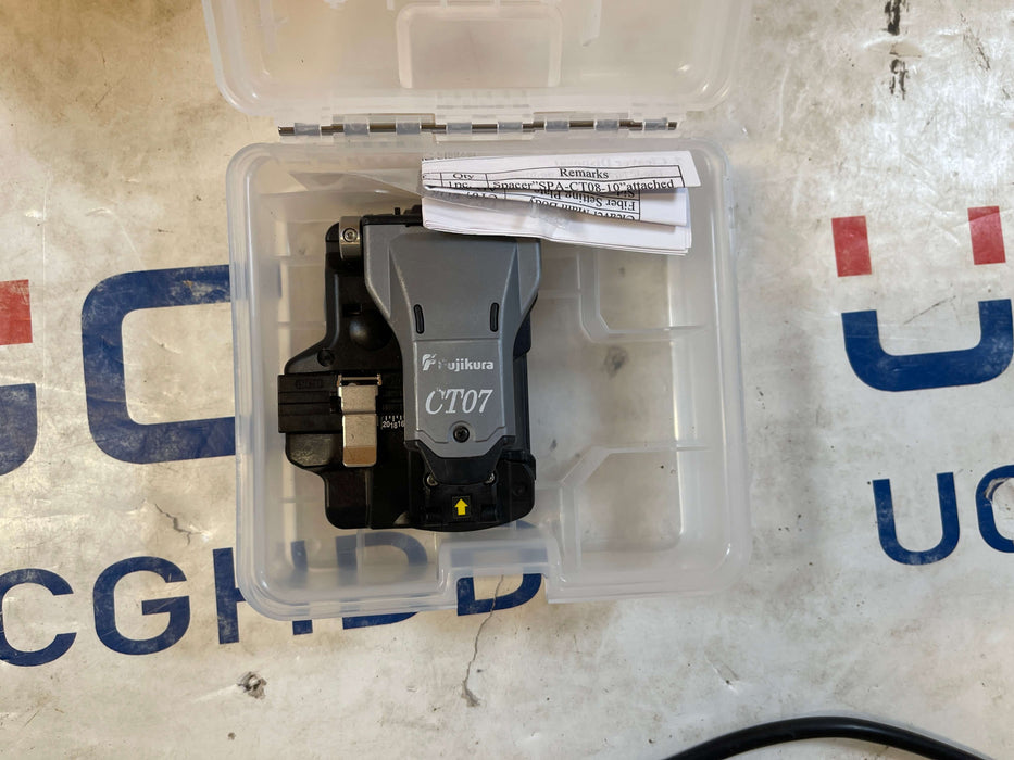 Used Fujikura FSM-60S Fusion Splicer w/CT-07 cleaver. Stock number: FJ60S