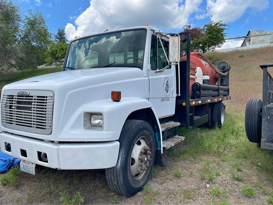 2013 Ditch Witch FX30 Vacuum Excavator on a 2001 Freightliner FL60 Truck ref 32446833