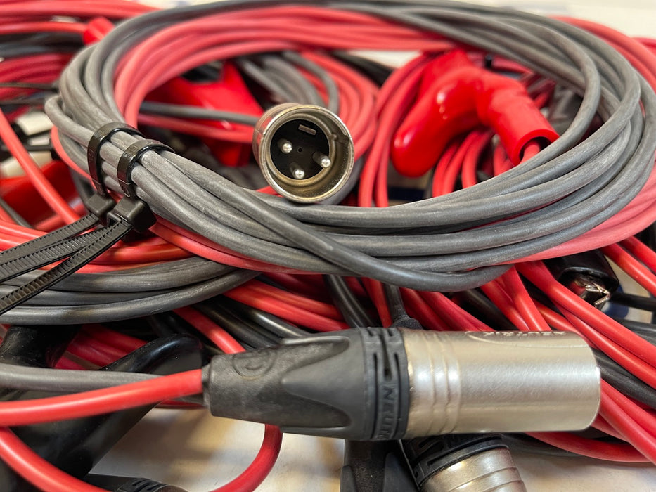 Direct Connection Leads with 3-pin silver XLR plug for Vivax Metrotech. Stock number: VA7