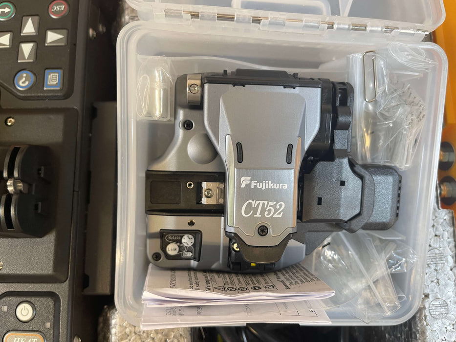 Used Fujikura FSM-100P Fusion Splicer w/CT-52 cleaver. Stock number: FJ101P