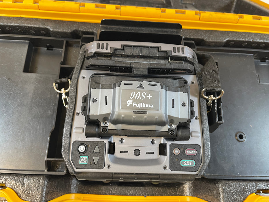 Used Fujikura FSM-90S+ Fusion Splicer w/CT-50 cleaver. Stock number: FJ91S