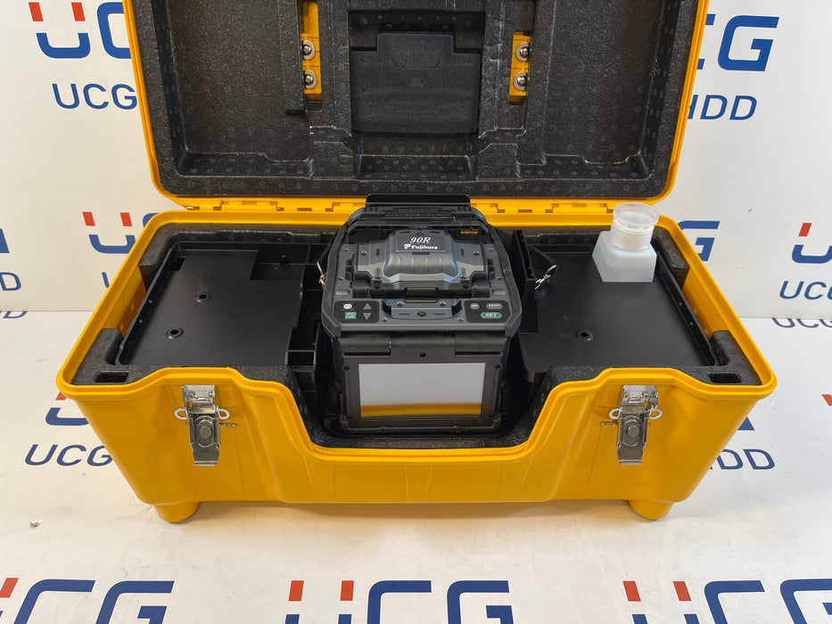 Used Fujikura FSM-90R Fusion Splicer w/CT-50 cleaver. Stock number: FJ90R