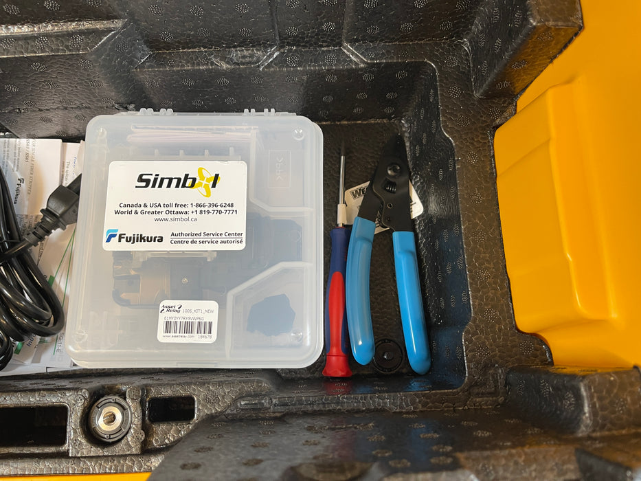Fujikura FSM-100S Fusion Splicer w/CT-60 cleaver (Mint condition). Stock number: FJ100S