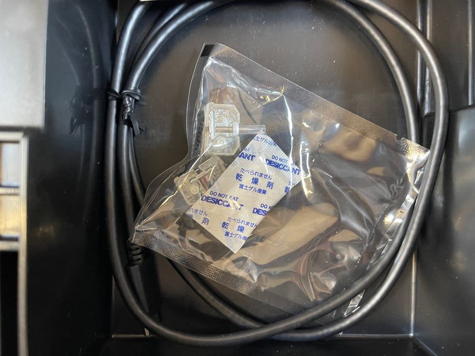 Fujikura FSM-100S Fusion Splicer w/CT-60 cleaver (Mint condition). Stock number: FJ100S